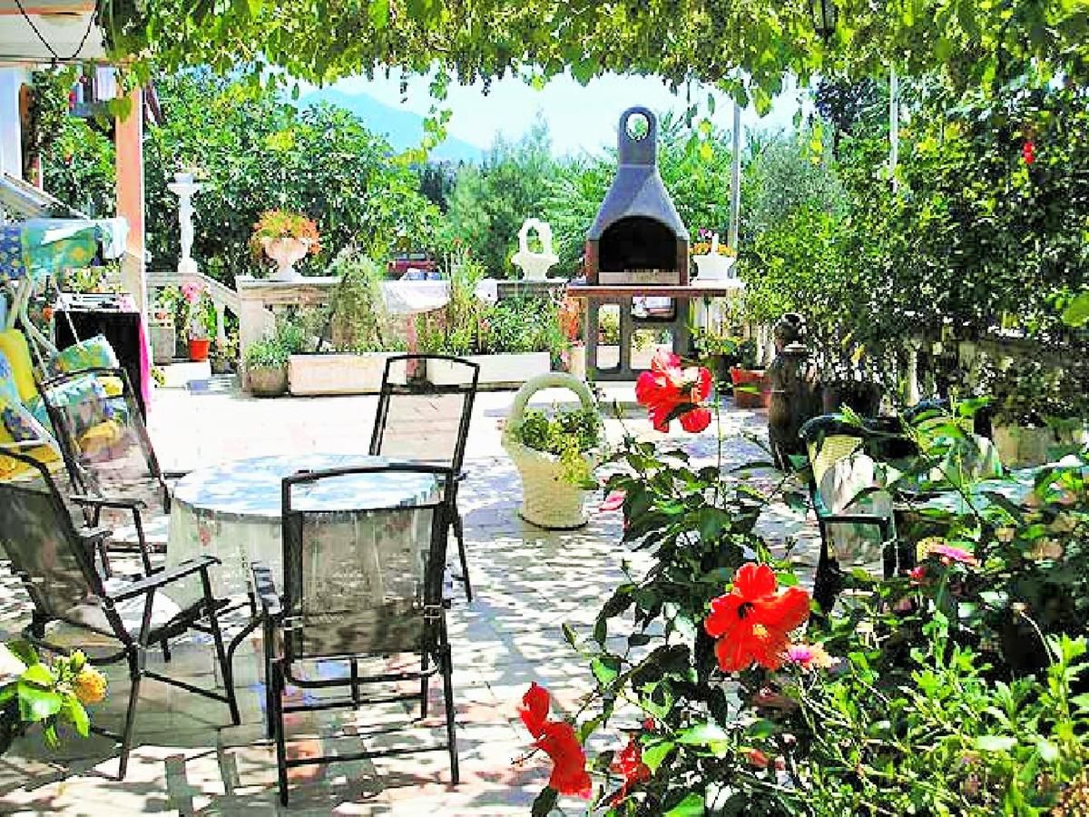 Апартаменты Villa Lastva Apartments Тиват